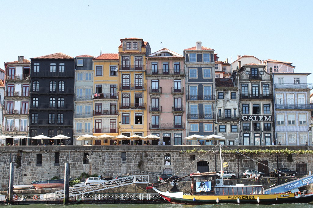 Sights of Portugal: the old buildings of&nbsp;Porto